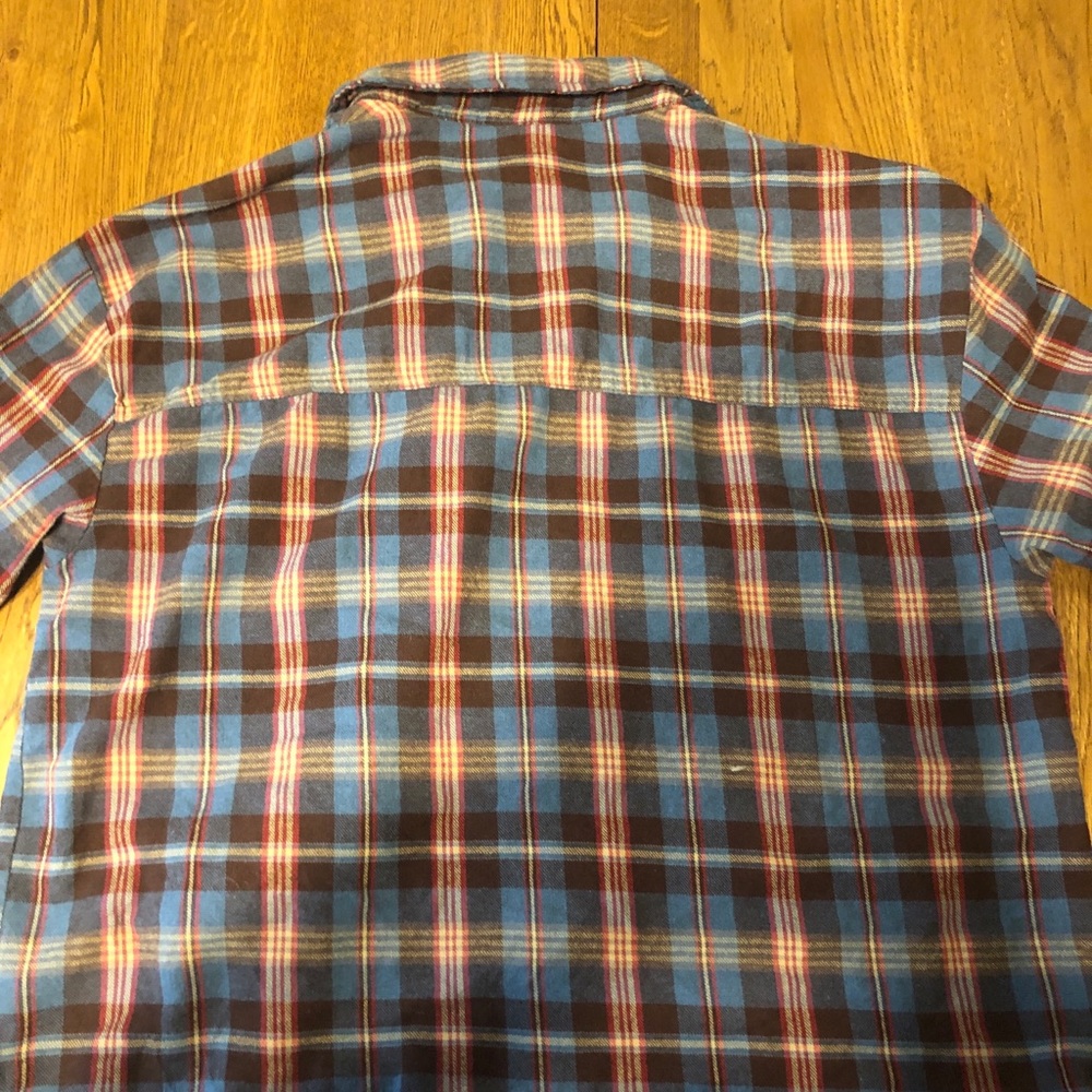 Button up flannel - Picture 2 of 5